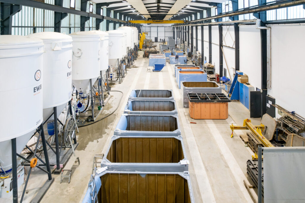Betonierbereich des Eisenwerks Bassum mit integrierten Silos