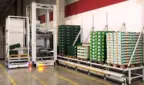 Der mobile Roboter „GenesysLine“ kommissioniert direkt von Palette auf Palette. Quelle: Premium Robotics.